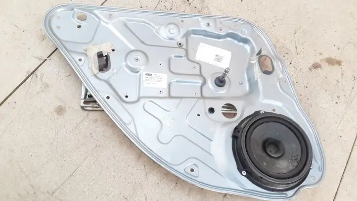 Ford Focus (2005 - 2008) 4M51A24995CE Механический стеклоподъемник задней двери — фото 1