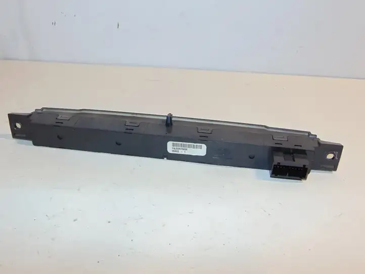 Land Rover Range Rover Sport L320 (2005 - 2009) YUL500570WUX Блок кнопок на панели — фото 4