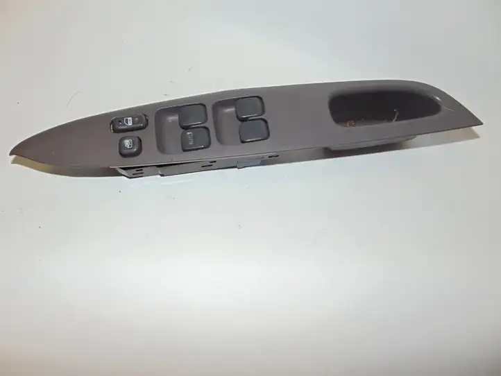 Toyota Prius (XW10) (1997 - 2003) 8404047020 Блок кнопок стеклоподъемников — фото 3