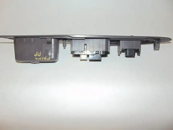 Toyota Prius (XW10) (1997 - 2003) 8403047010 Блок кнопок стеклоподъемников — фото 3