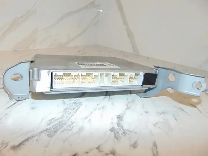 Toyota Prius (XW10) (1997 - 2003)  8966147050 Блок управления двигателя