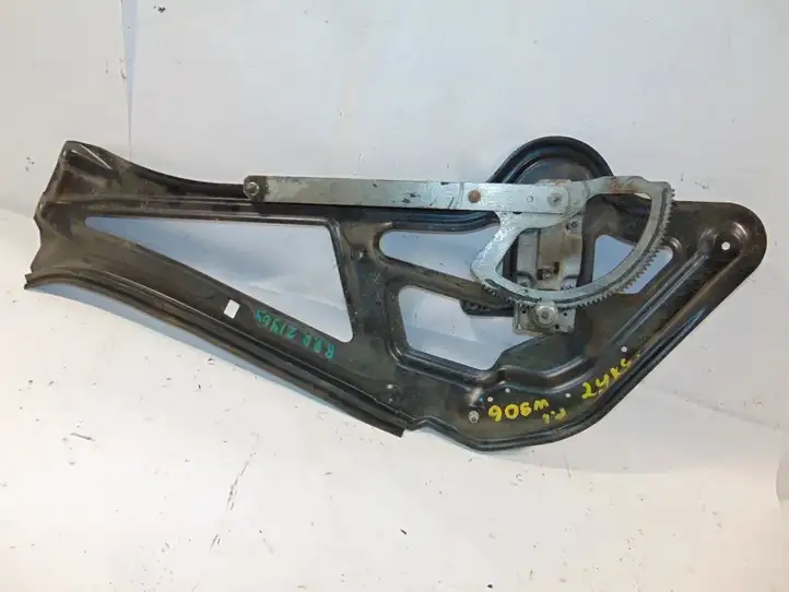 Mercedes-Benz Sprinter W901 W902 W903 W904 (1995 - 2007) A9017200314 Механический стеклоподъемник передней двери — фото 4