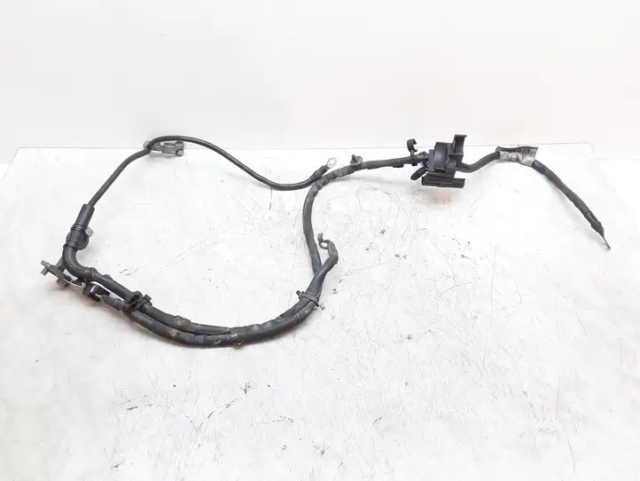 Volvo C30 (2007 - 2010) 31296672AA Плюсовой провод аккумулятора — фото 2