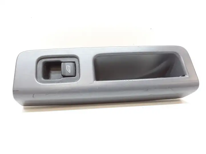 Volvo V50 (2004 - 2008) 8679478 Кнопка стеклоподъемников — фото 1