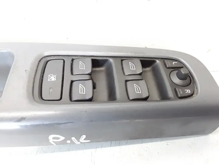 Volvo V50 (2004 - 2008) 8679473 Кнопка стеклоподъемников — фото 2