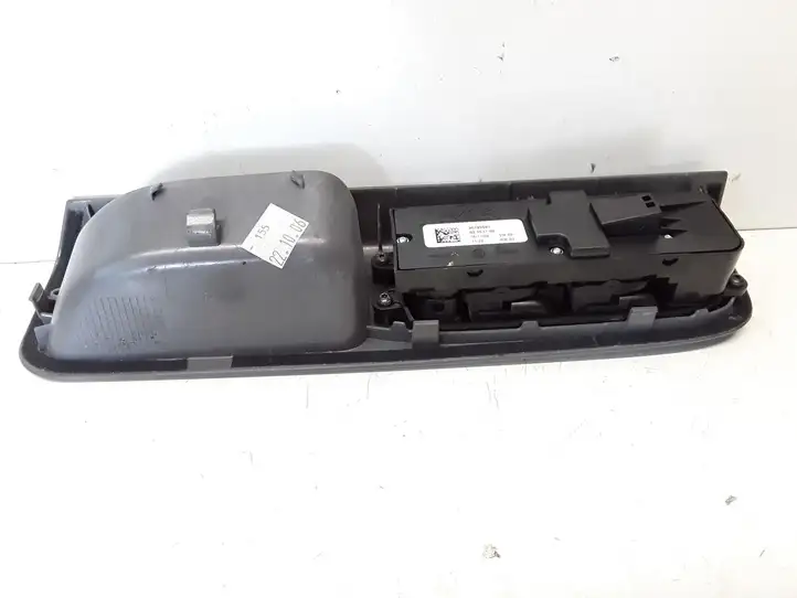 Volvo V50 (2004 - 2008) 8679473 Кнопка стеклоподъемников — фото 3