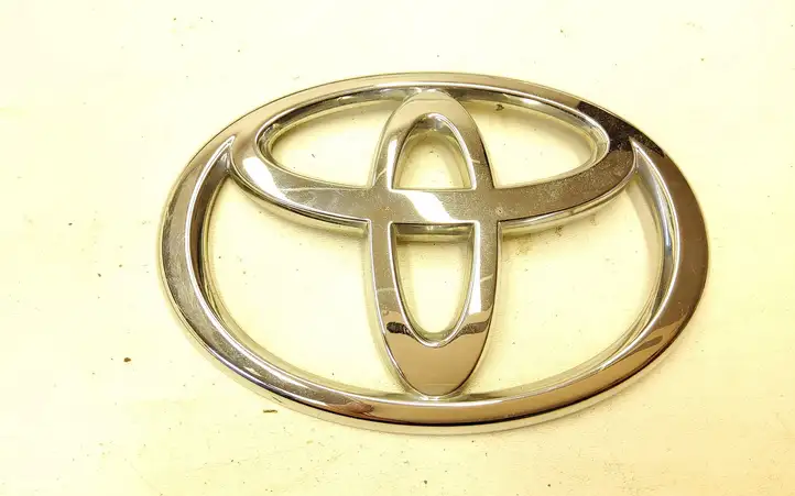 Toyota Corolla Verso AR10 (2004 - 2009) 90975W2001 Эмблемы и надписи — фото 1