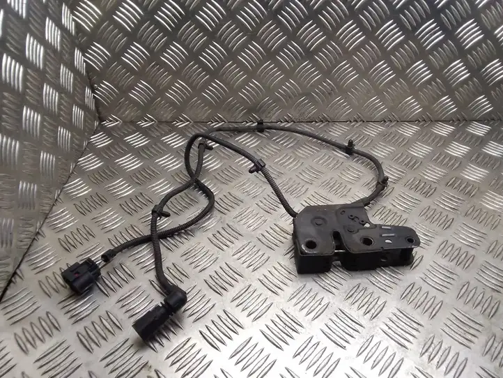 Volkswagen Transporter-Caravelle (2003 - 2009)   Замок капота