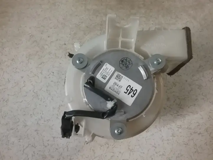 Toyota RAV 4 (XA40) (2012 - 2018) G923048070 электрический вентилятор батареи автомобиля — фото 3
