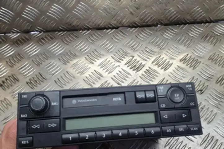 Volkswagen Golf IV (1998 - 2005) 00302081754928 Магнитола / мультимедийная система — фото 1