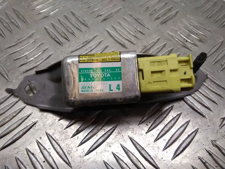 Toyota Prius (XW20) (2003 - 2009) 8983447020 Датчик удара SRS — фото 1