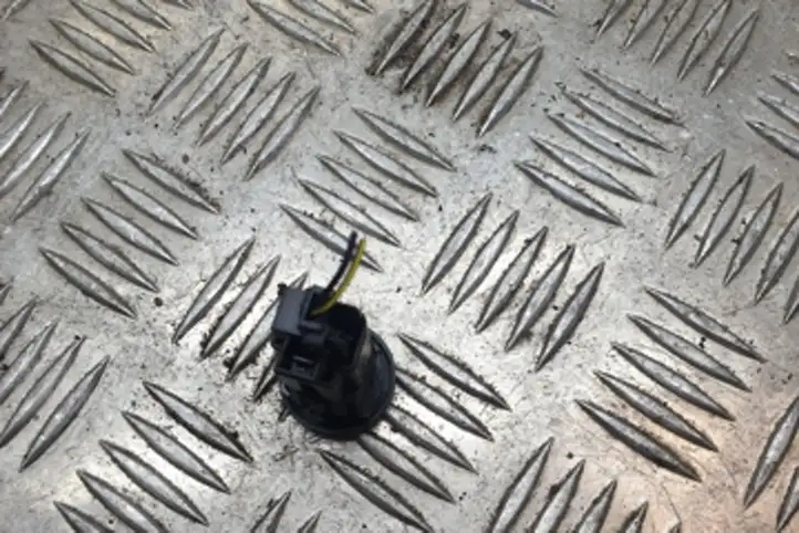 Ford Focus (2005 - 2008)  D3LOA Включатель закрытия задней крышки