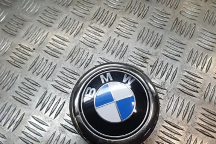 BMW 1 F20 F21 (2011 - 2019) 7270728 Кнопка закрытия крышки багажника — фото 1