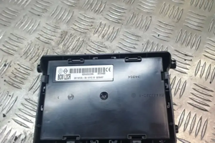 Renault Clio III (2005 - 2012) 8200652285 Модуль комфорта — фото 3