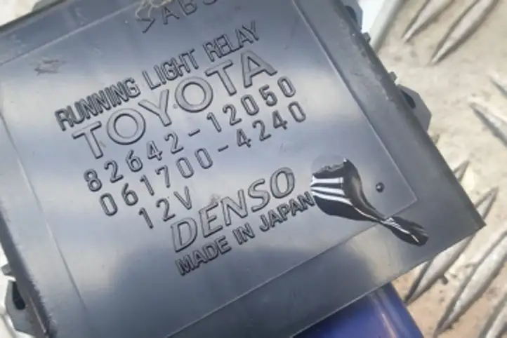 Toyota Yaris Verso (1999 - 2005) 8264212050 Прочие блоки управления — фото 3