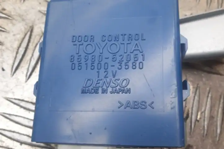 Toyota Yaris Verso (1999 - 2005) 8598052051 Прочие блоки управления — фото 2