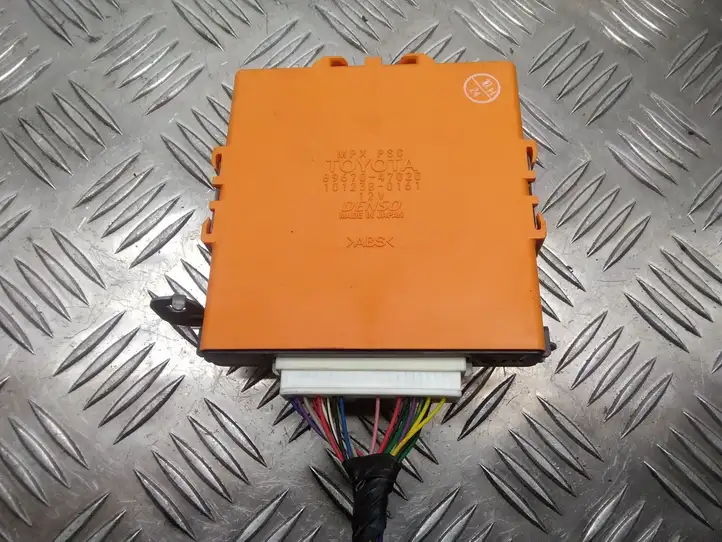 Toyota Prius (XW20) (2003 - 2009)  8967047020 Другие блоки управления / модули