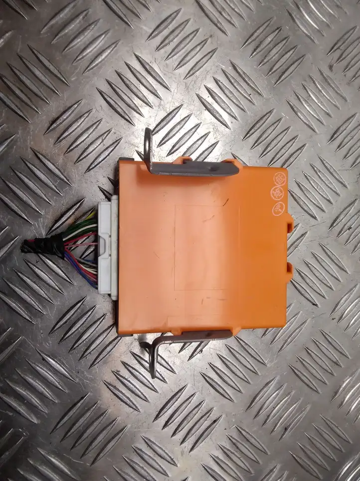 Toyota Prius (XW20) (2003 - 2009)  8967047020 Другие блоки управления / модули