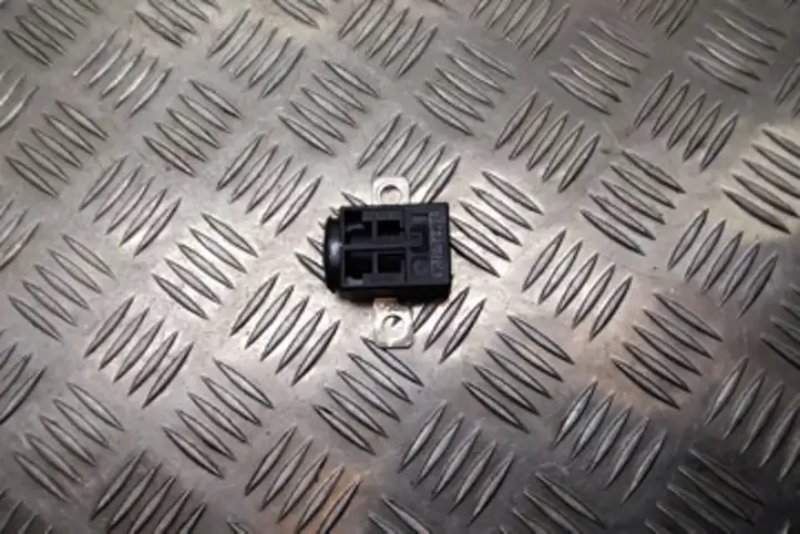 Audi A6 (2004 - 2008)  4F0915519 Другие блоки управления / модули