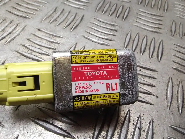 Toyota Prius (XW20) (2003 - 2009) 8986047040 Датчик удара SRS — фото 2