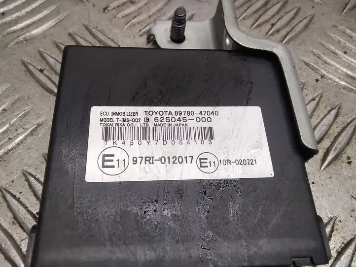Toyota Prius (XW20) (2003 - 2009) 8978047040 Блок иммобилайзера — фото 2