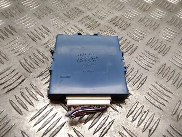 Toyota Corolla Verso AR10 (2004 - 2009)  896180F020 Блок управления зажигания