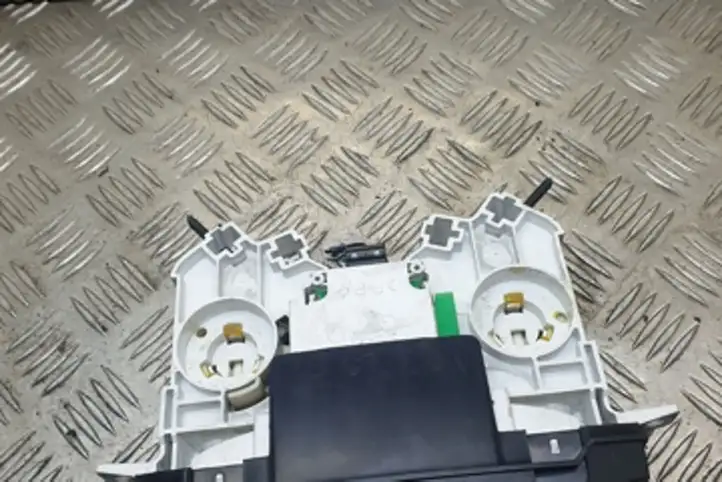 Mazda MPV (1999 - 2006)  3C26 Блок управления кондиционера воздуха / климата/ печки (в салоне)