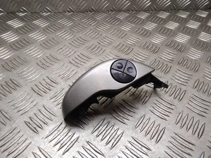 Toyota Prius (XW20) (2003 - 2009) F70CV164 Кнопки на рулевом колесе — фото 1
