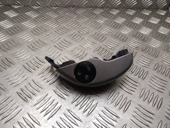 Toyota Prius (XW20) (2003 - 2009) F70CV164 Кнопки на рулевом колесе — фото 2