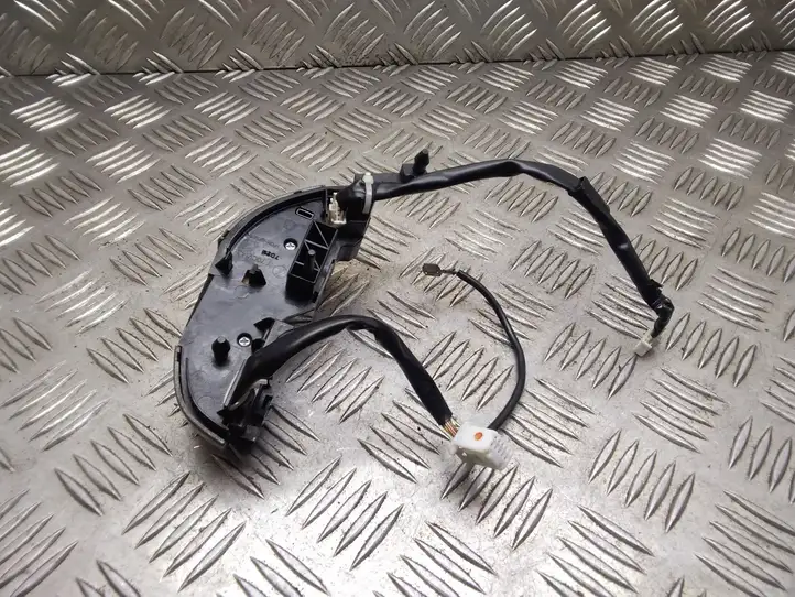 Toyota Prius (XW20) (2003 - 2009) F70CV142 Кнопки на рулевом колесе — фото 4