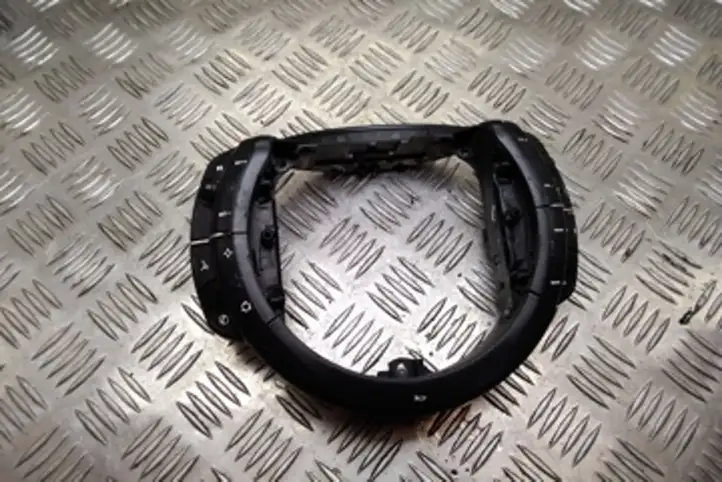 Citroen C4 I Picasso (2006 - 2013) 62880056 Кнопки на рулевом колесе — фото 1