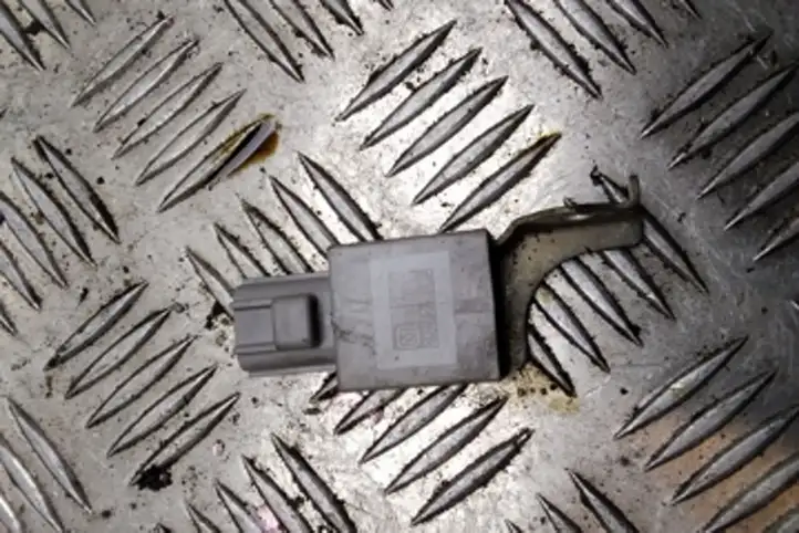 Lexus GS 300 350 430 450h (2004 - 2007)  9098004181 Другое реле