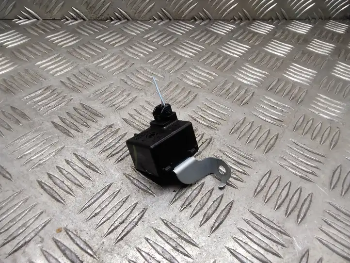 Toyota Corolla Verso AR10 (2004 - 2009) 8665013010 Другое реле — фото 1