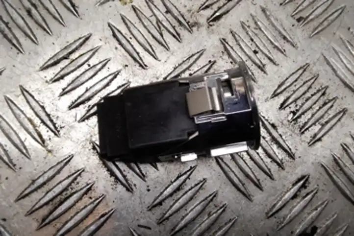 Toyota Prius (XW20) (2003 - 2009)  15A710 Включатель зажигания и стартера