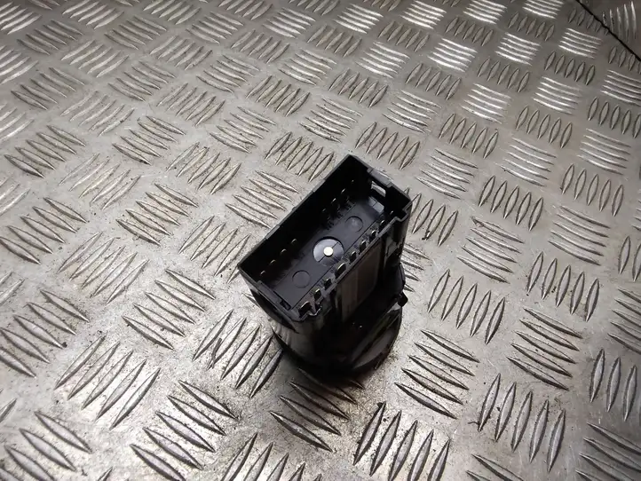 Audi A4 S4 B7 8E 8H (2004 - 2009) 8E0941531C Включатель фонарей — фото 3