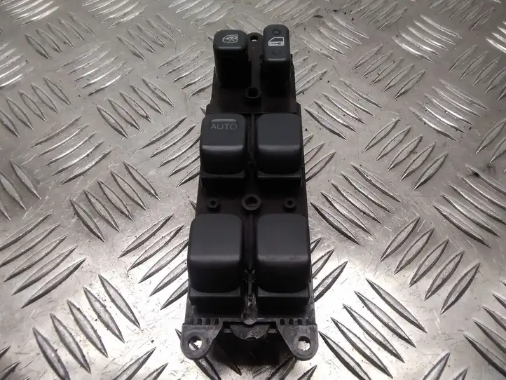 Toyota Prius (XW10) (1997 - 2003) 8404047020 Блок кнопок стеклоподъемников — фото 1