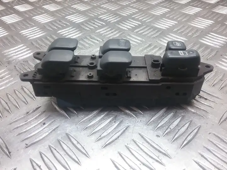 Toyota Prius (XW10) (1997 - 2003) 8404047020 Блок кнопок стеклоподъемников — фото 3