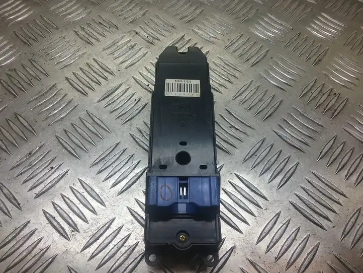 Toyota Prius (XW10) (1997 - 2003) 8404047020 Блок кнопок стеклоподъемников — фото 4