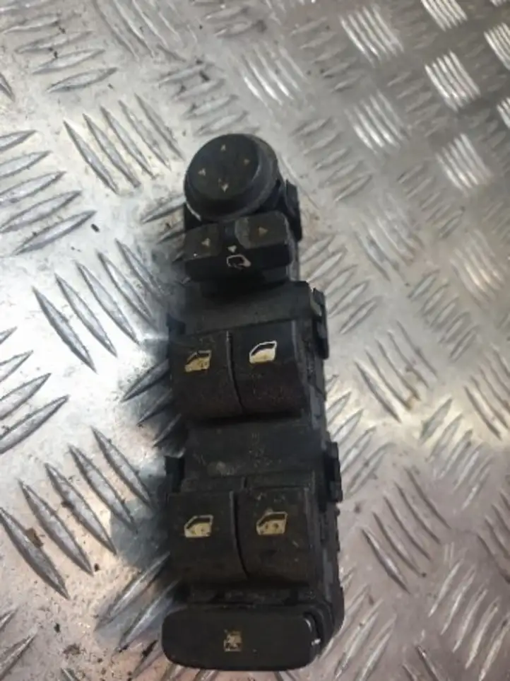 Peugeot 407 (2004 - 2011) 53269735B Кнопка стеклоподъемников — фото 1