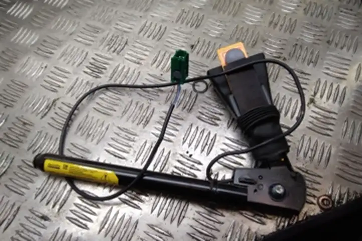 Opel Meriva (2006 - 2010)  13130377 Замок переднего ремня