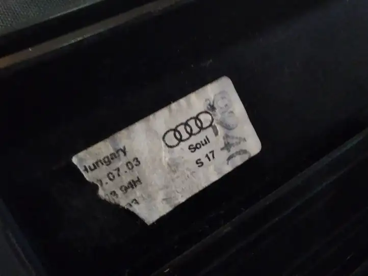 Audi A4 S4 B6 8E 8H (2000 - 2006) 8E9863553 Шторка — фото 4