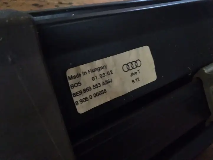 Audi A4 S4 B6 8E 8H (2000 - 2006) 8E9863553 Шторка — фото 2