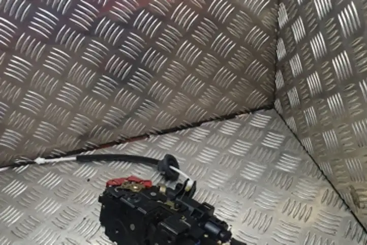 Audi  (1999 - 2007)  8Z0971687R Замок задней двери