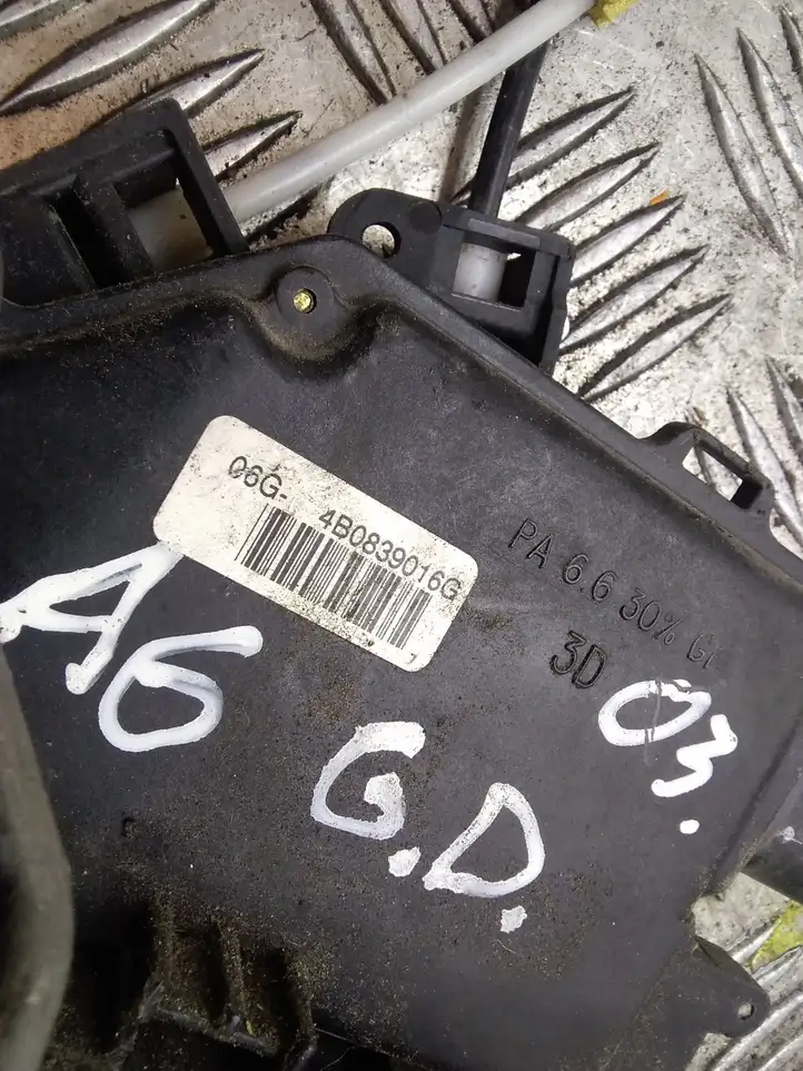 Audi A6 S6 C5 4B (2001 - 2004) 4B0839016G Замок задней двери — фото 4