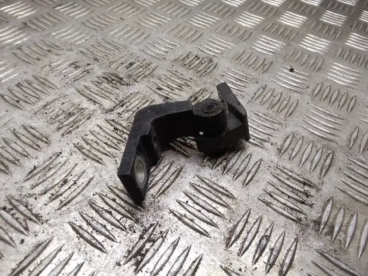 Audi A4 (2004 - 2009)   Верхняя петля задней двери