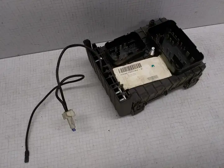 Volkswagen Touran I (2003 - 2010) 1K0937124H Блок предохранителей — фото 4