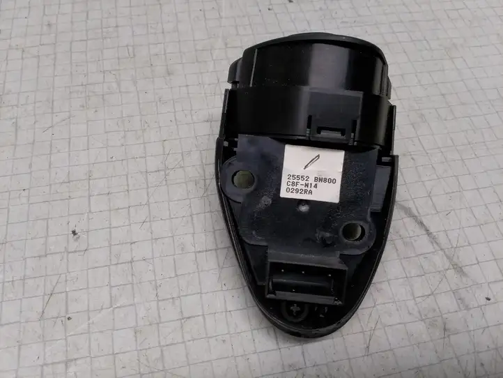 Nissan Almera N16 (2000 - 2010) 25552BN800 Кнопки на рулевом колесе — фото 3