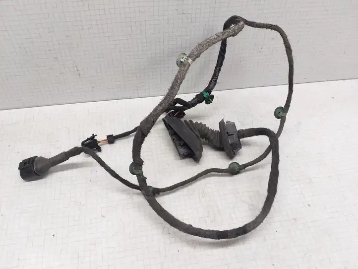 Audi A4 (2004 - 2009)   Проводка задних дверей