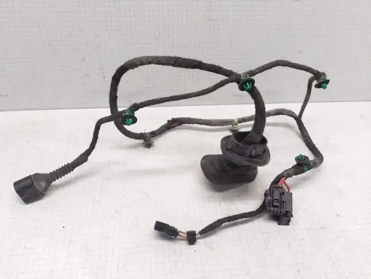 Audi A4 (2004 - 2009)   Проводка задних дверей