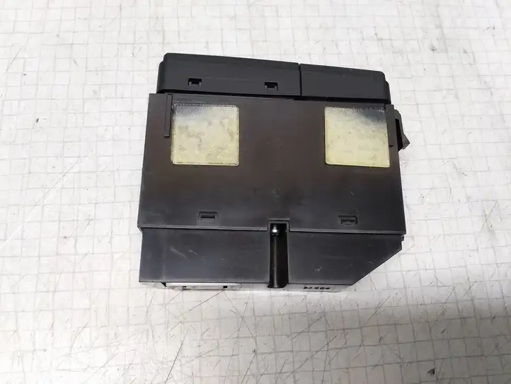 Toyota Avensis T250 (2003 - 2006) 8479005130C Кнопка обогрева стекла — фото 3